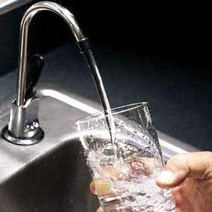 Acqua, il 7% dei valdostani non si fida a bere quella di rubinetto