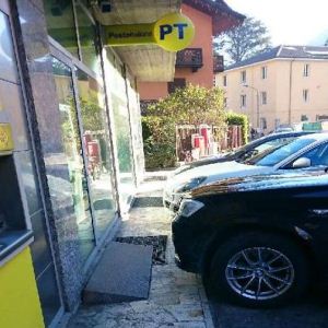 Aosta, "l'ufficio postale di via Cesare Battisti inaccessibile ai disabili"