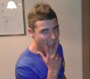 Un ragazzo di 20 anni, <b>Andrea Cimino</b>, residente a Saint-Pierre, ... - cimino-andrea