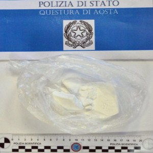 Fermato con un etto di cocaina: 28enne arrestato dalla polizia di Aosta