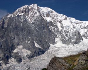 Nudo sul Monte Bianco contro l'ordinanza sulla sicurezza degli alpinisti