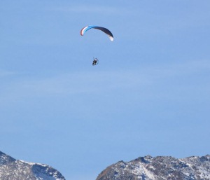 Stop ai sorvoli in parapendio e deltaplano sul Monte Bianco