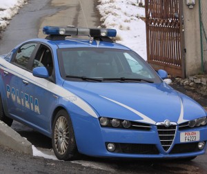Aosta, polizia blocca due ladri sorpresi a rubare in un bar