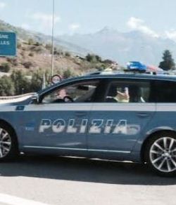 Scappa ai controlli della gendarmerie: 26enne arrestato dalla Squadra mobile di Aosta