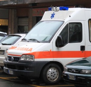 Incidente frontale ad Aosta, feriti due automobilisti