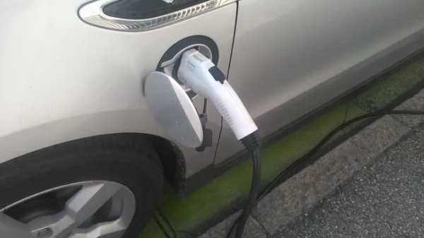 Incentivi auto elettriche, il ddl torna in Consiglio Valle