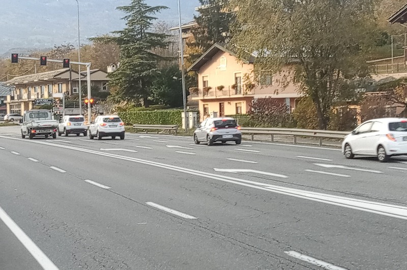 Automobili