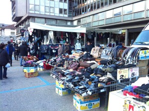 Aosta, pubblicati i bandi delle autorizzazioni al commercio su aree pubbliche