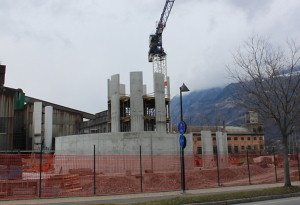 Aosta, ispezione Dia e forze dell'ordine nel parcheggio pluripiano dell'area Cogne