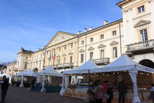 Piazza Chanoux