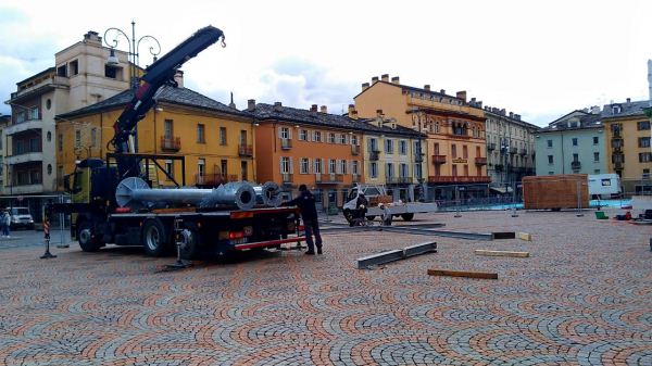 Aosta, al via l'installazione dell'albero di Natale