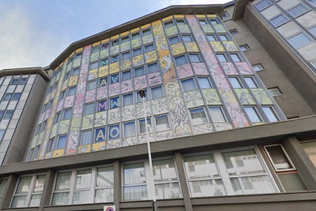 Aosta, in consiglio comunale una interpellanza sulla facciata dell'hotel Omama