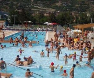 Aosta, nuovi criteri per la gestione della piscina comunale