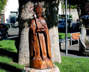 Aosta, con un flessibile tentano di rubare la statua di Sant'Anselmo