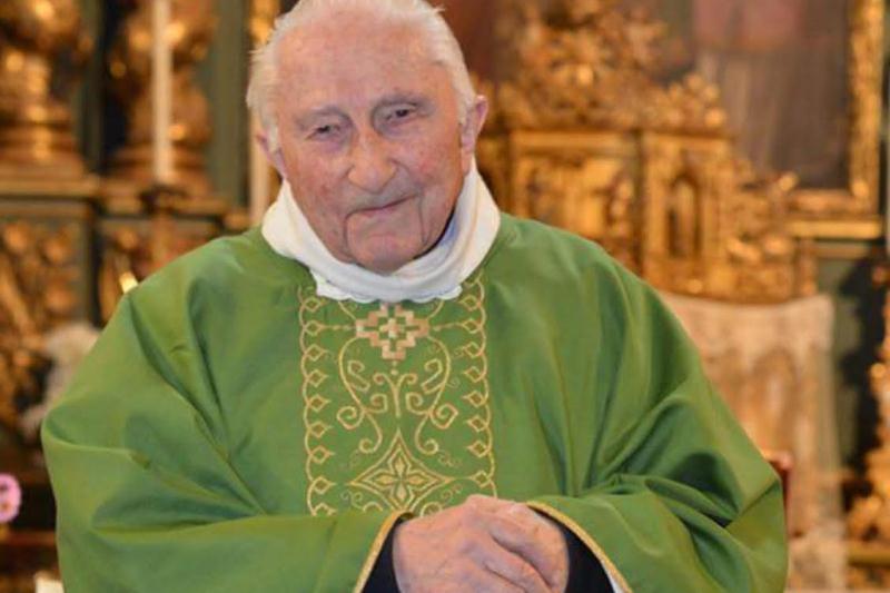 Addio a don Corrado Bagnod, parroco di Cogne per 56 anni