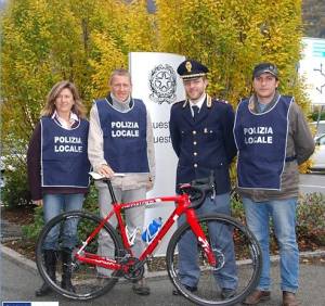 Le rubano la bici, la polizia di Aosta la ritrova e la rispedisce in Australia