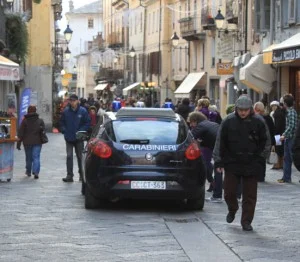 Nascondeva hashish tra gli effetti personali: marocchino denunciato per spaccio