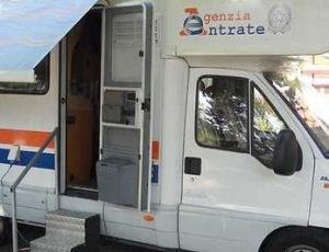 Il camper dell'Agenzia delle Entrate fa tappa ad Aosta