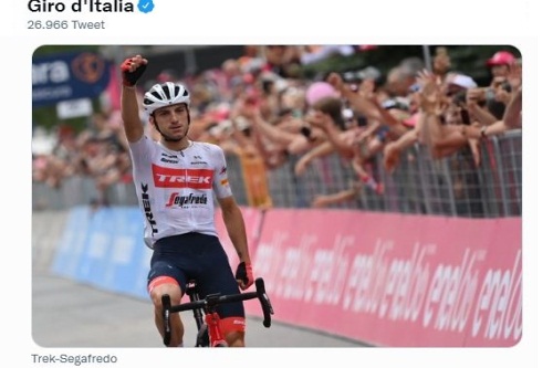 Giro d'Italia, Ciccone vince a Cogne: sua la 15a tappa