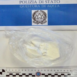 Fermato con oltre un etto di droga, confermati i domiciliari