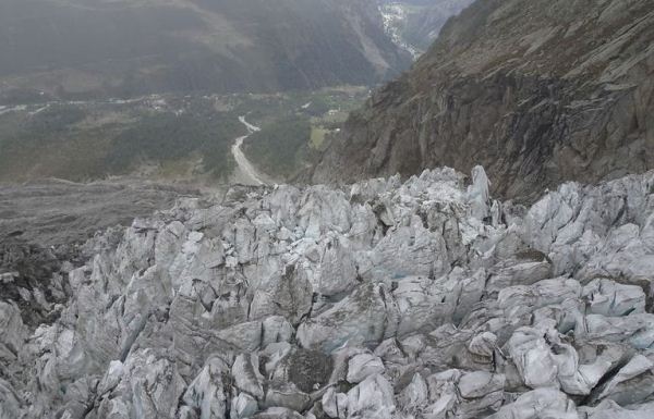 Ghiacciaio Planpincieux, porzione frontale accelera scivolamento
