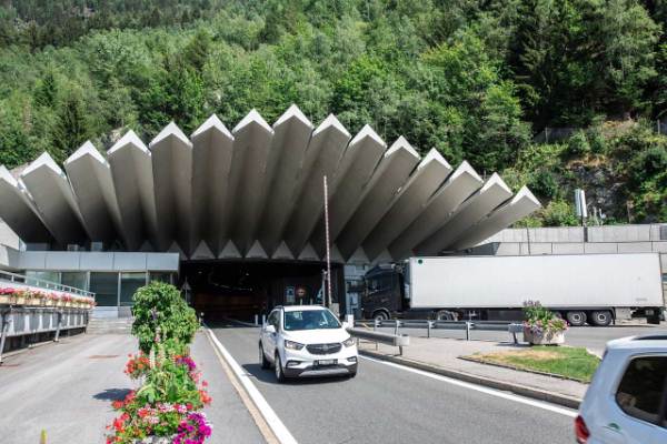 Fit Cisl: chiusura Traforo Monte Bianco riporterà la Valle d'Aosta 60 anni indietro