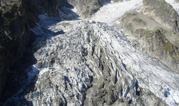 Ghiacciaio Planpincieux si sposta di 35-40 centimetri al giorno