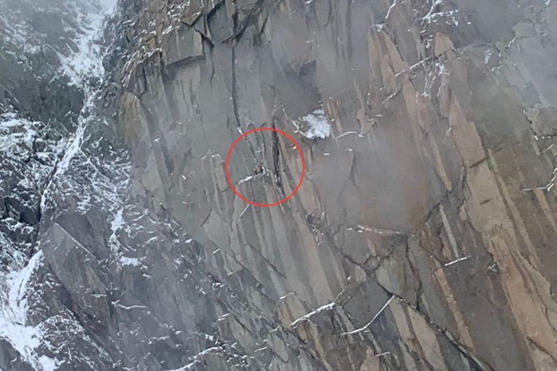 Alpinisti sul Pilier d'Angle