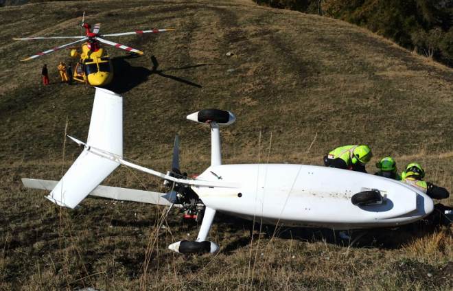 Elicottero si ribalta a Chamois