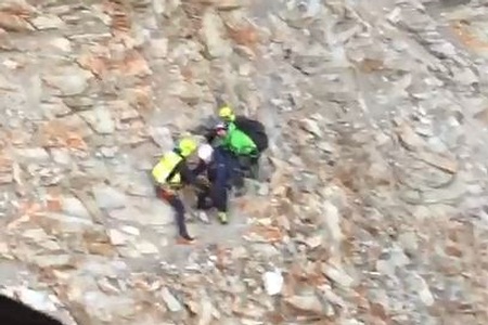 Soccorso sul Colle del Leone (fotogramma)
