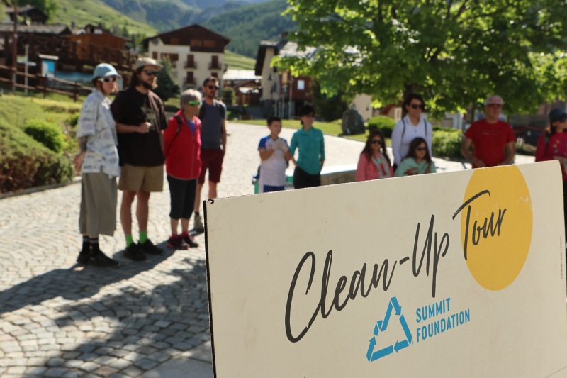 Il Clean-up Tour parte da Chamois: raccolti 73 kg di rifiuti e 750 mozziconi