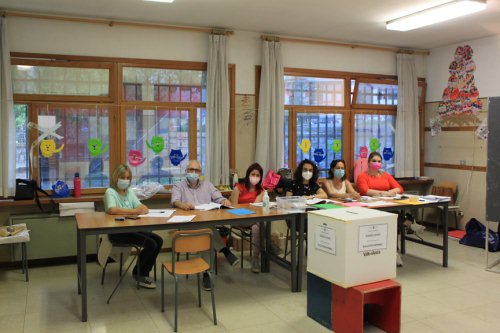 Un seggio elettorale a Saint-Pierre