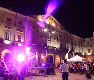 Expo-nightx300