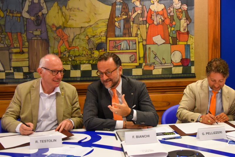 Firma del protocollo d'intesa Firma del protocollo d'intesa