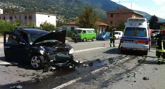 Incidente-ambulanza9ago17x530