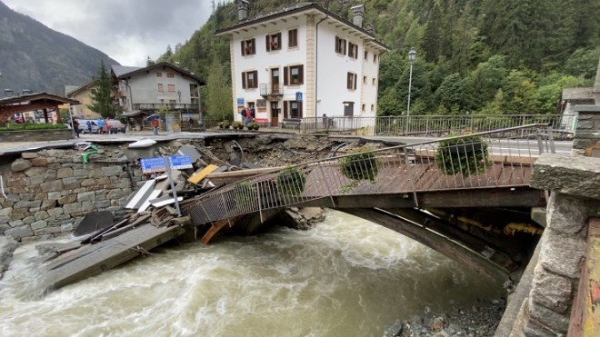 ponte di Gaby crollato