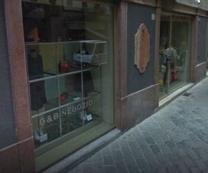 Ladri svaligiano negozio G&B nel centro di Aosta