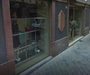 Ladri svaligiano negozio G&B nel centro di Aosta