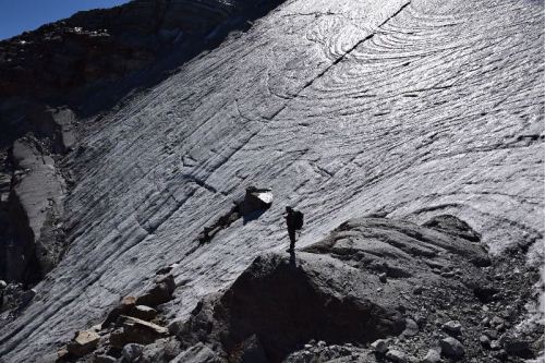 Mappatura del ghiacciaio Gran Val (foto Alberto Rossotto)
