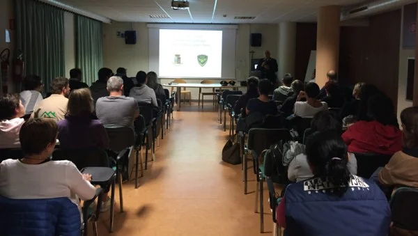 Sicurezza in rete, la polizia postale di Aosta incontra i genitori Sicurezza in rete, la polizia postale di Aosta incontra i genitori