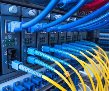 Internet, dall'Ue via libera a uso 700 MHz per connessioni veloci mobili