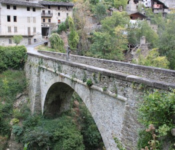 ponte vecchio di Introd