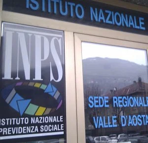 Truffa su social card, la polizia di Aosta denuncia 45enne marocchino