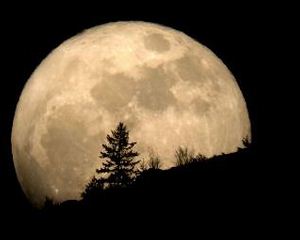 Brusson, la miniera d'oro di Chamousira apre con la luna piena
