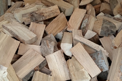 In vendita 23 cataste di legna da ardere