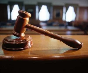 Rubano 30 euro in monete in un bar: patteggiano e vanno in carcere