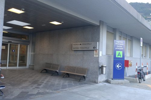 L'ingresso dell'ospedale Parini