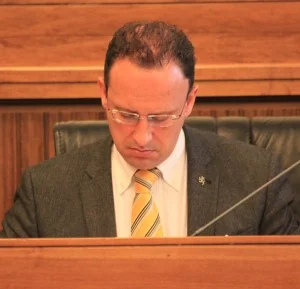 Elezione ufficio di presidenza, Consiglio Valle sospeso per riunione dei capigruppo