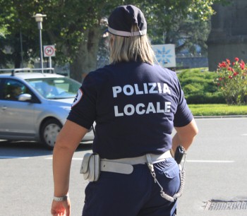 Picchia quattro agenti della polizia locale di Aosta: nigeriano arrestato