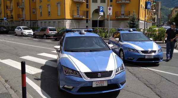 polizia via Battisti